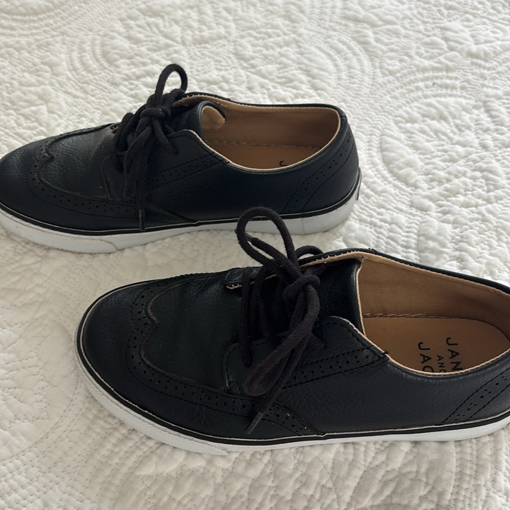 Janie & Jack Wingtip Sneaker - Picture 5 of 13